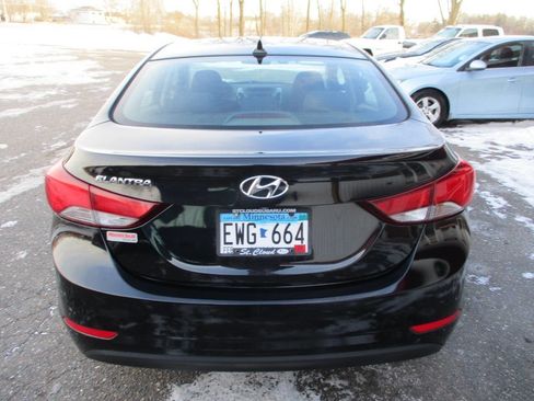 Used 2015 Hyundai Elantra SE w/ Option Group 03 image 7