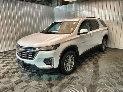 Used 2023 Chevrolet Traverse LT image 4
