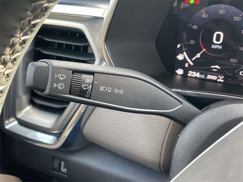 Used 2025 GMC Canyon Denali image 23