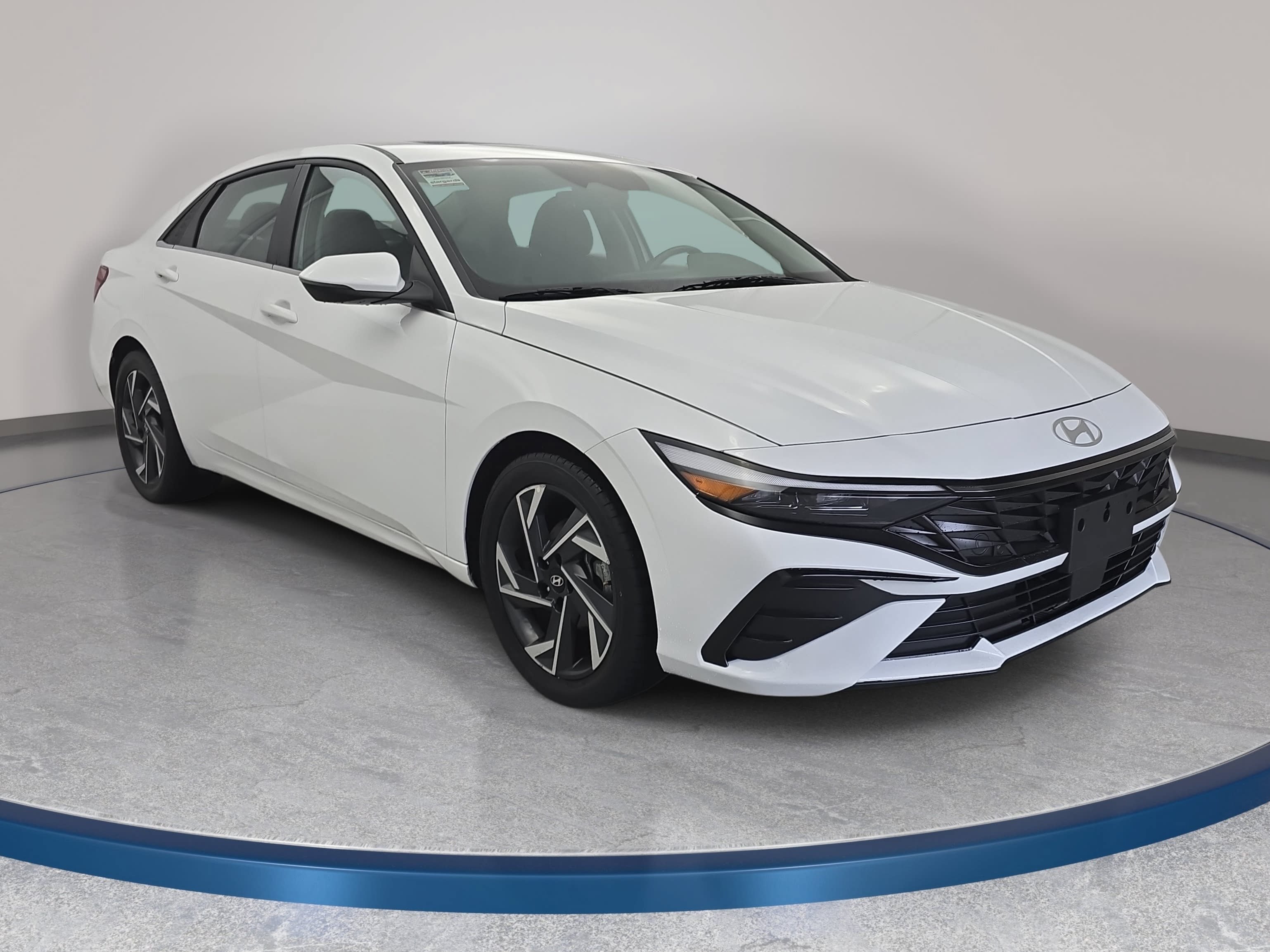 Used 2025 Hyundai Elantra Limited FWD image 3