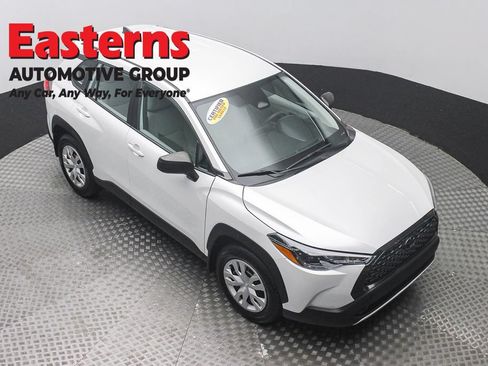 Used 2023 Toyota Corolla Cross L AWD/4WD image 3