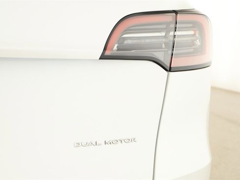 Used 2023 Tesla Model Y Long Range image 30