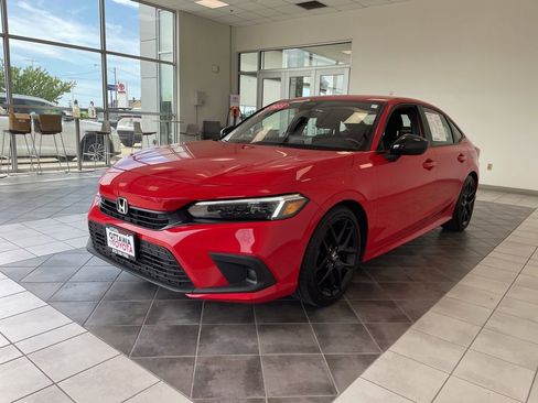 Used 2023 Honda Civic Sport image 2