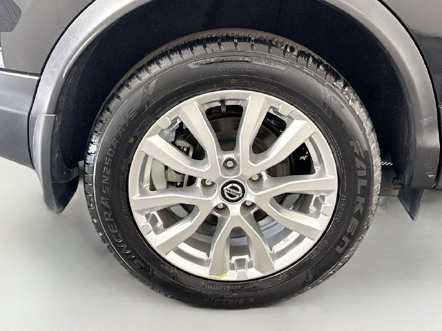 Used 2021 Nissan Rogue Sport SV AWD/4WD image 32