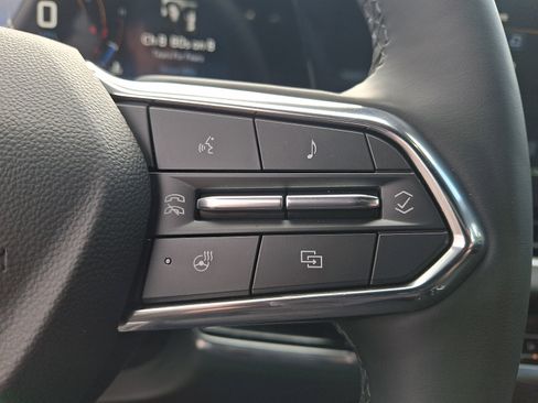Used 2025 Chevrolet Equinox LT AWD/4WD image 24