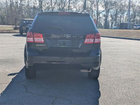 Used 2020 Dodge Journey SE image 7