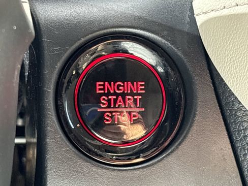 Used 2025 Honda HR-V LX image 28