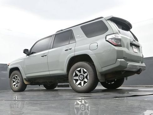 Used 2022 Toyota 4Runner TRD Off-Road Premium w/ Moonroof Package AWD/4WD image 10