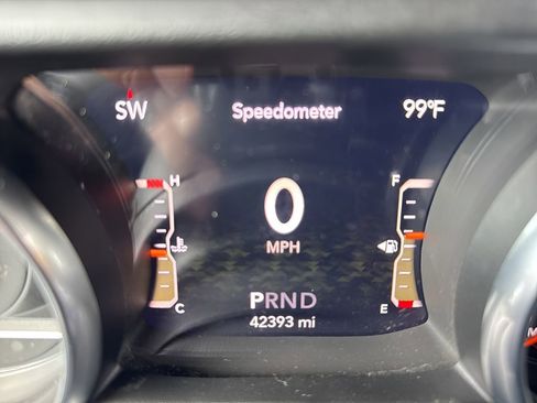 Used 2022 Jeep Gladiator Overland image 24