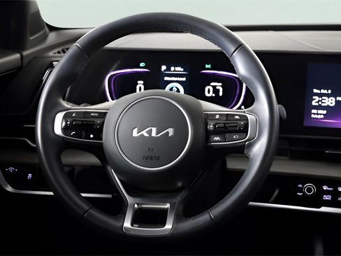 Used 2025 Kia Sportage X-Line image 11