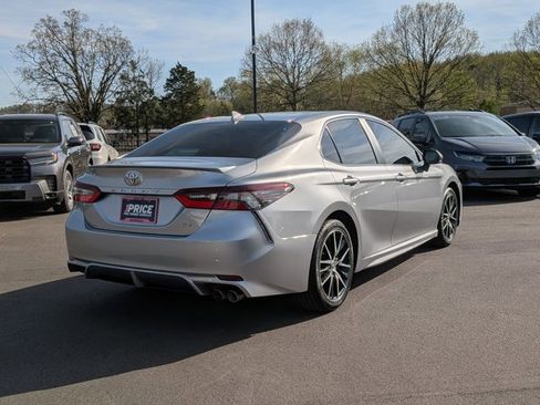 Used 2023 Toyota Camry SE image 5