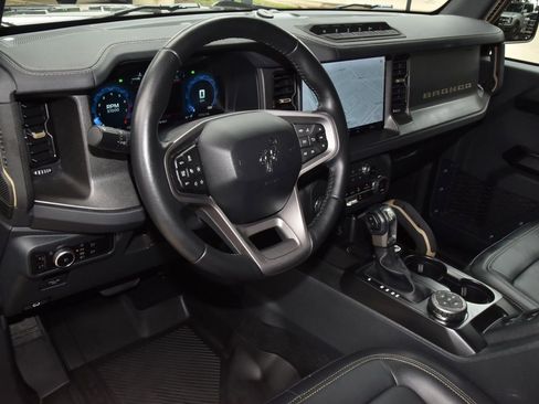 Certified 2025 Ford Bronco Badlands AWD/4WD image 39