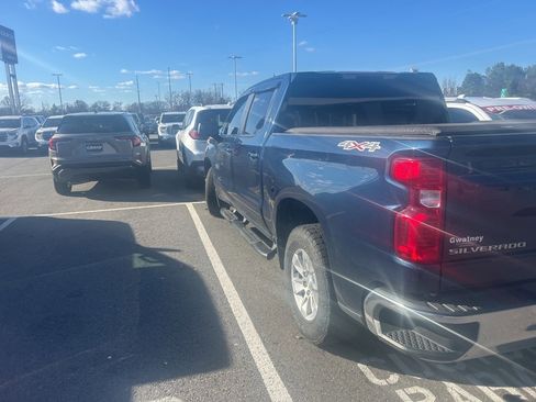 Used 2020 Chevrolet Silverado 1500 LT w/ Texas Edition image 7