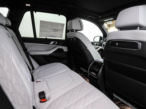 New 2026 BMW X5 xDrive40i w/ M Sport Package AWD/4WD image 24