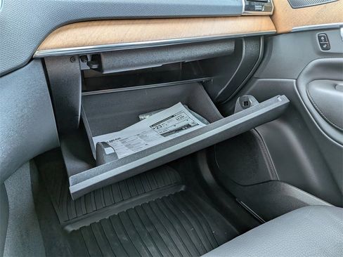 New 2024 Volvo XC90 B6 Plus w/ Protection Package Premier image 30