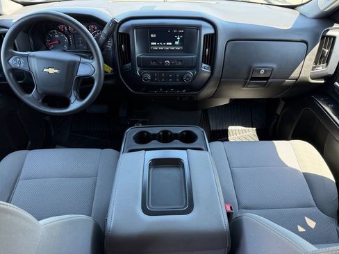 Used 2019 Chevrolet Silverado 1500 Custom w/ Custom Convenience Package AWD/4WD image 12