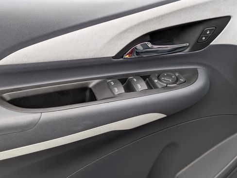 Used 2020 Chevrolet Bolt LT image 15