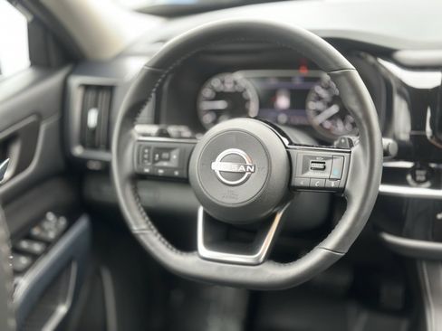 Used 2025 Nissan Pathfinder SL w/ Cargo Package image 10