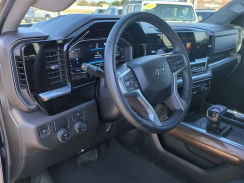 Used 2023 Chevrolet Silverado 1500 RST image 10