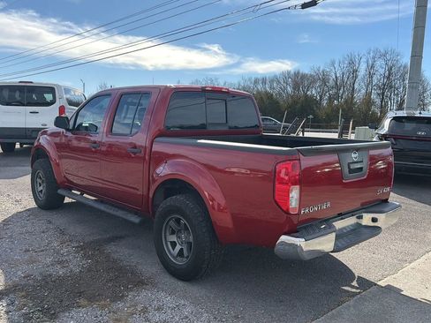 Used 2018 Nissan Frontier SV image 5