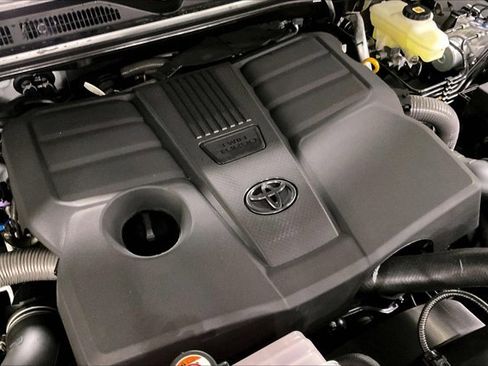 New 2026 Toyota Tundra Platinum AWD/4WD image 32