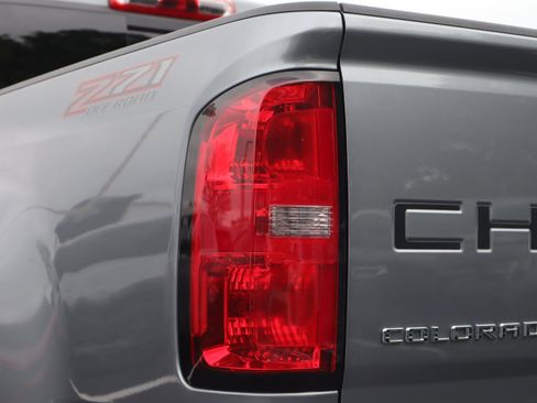 Used 2022 Chevrolet Colorado Z71 w/ Safety Package AWD/4WD image 32
