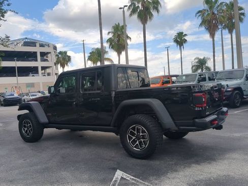 Used 2025 Jeep Gladiator Rubicon AWD/4WD image 7