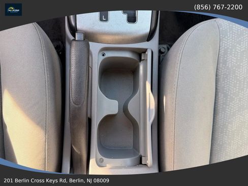 Used 2010 Hyundai Elantra GLS FWD image 27