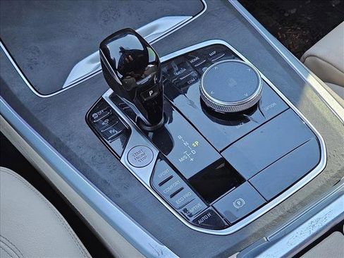 Used 2022 BMW X5 sDrive40i w/ Premium Package image 12