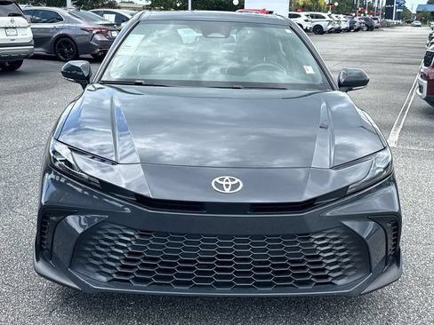 Used 2025 Toyota Camry SE FWD image 8