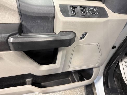 Used 2022 Ford F250 XL w/ Power Equipment Group AWD/4WD image 18
