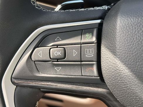 Used 2023 Jeep Grand Cherokee L Limited AWD/4WD image 20