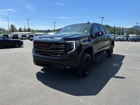 Used 2023 GMC Sierra 1500 AT4 w/ AT4 Premium Package AWD/4WD image 6