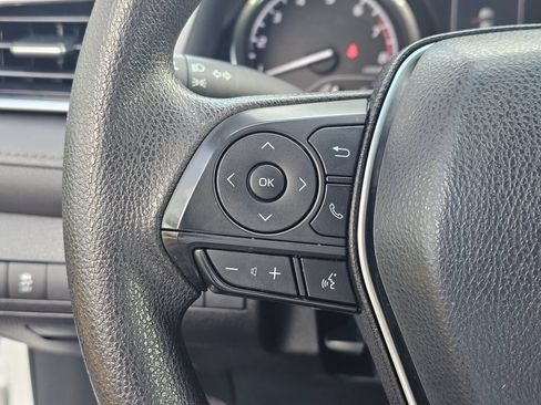 Used 2018 Toyota Camry LE FWD image 26