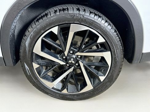 Used 2024 Mitsubishi Outlander SE FWD image 11