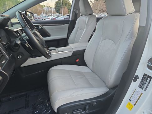 Used 2022 Lexus RX 350L Luxury image 17