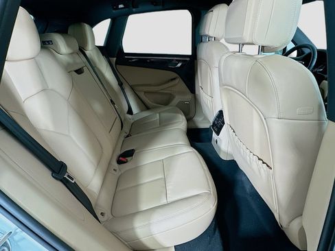 Certified 2026 Porsche Macan AWD/4WD image 29
