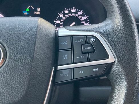 Used 2021 Toyota Sienna LE image 18