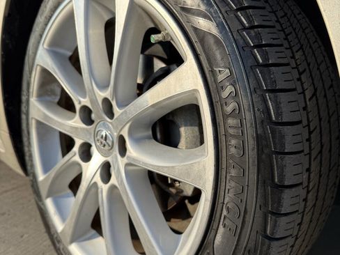 Used 2014 Toyota Avalon Limited image 9