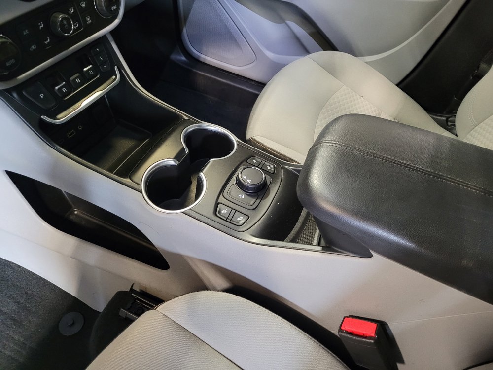 Used 2018 GMC Terrain SLE w/ Driver Convenience Package FWD image 26