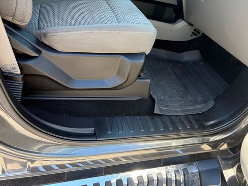 Used 2019 Ford F250 XLT w/ XLT Premium Package AWD/4WD image 46