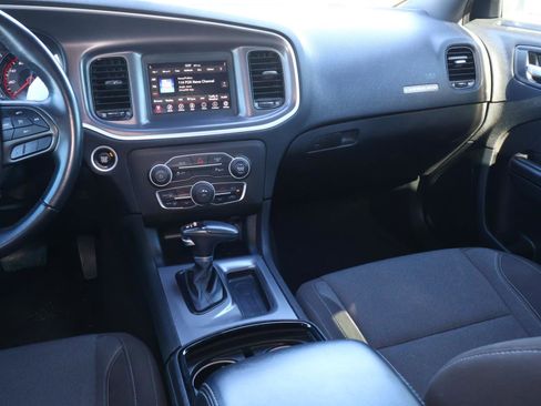 Used 2022 Dodge Charger SXT w/ Blacktop Package image 11
