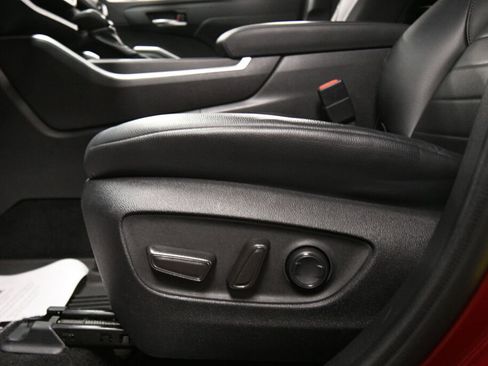 Certified 2021 Toyota Highlander XLE image 10