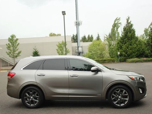 Used 2016 Kia Sorento SX AWD/4WD image 8