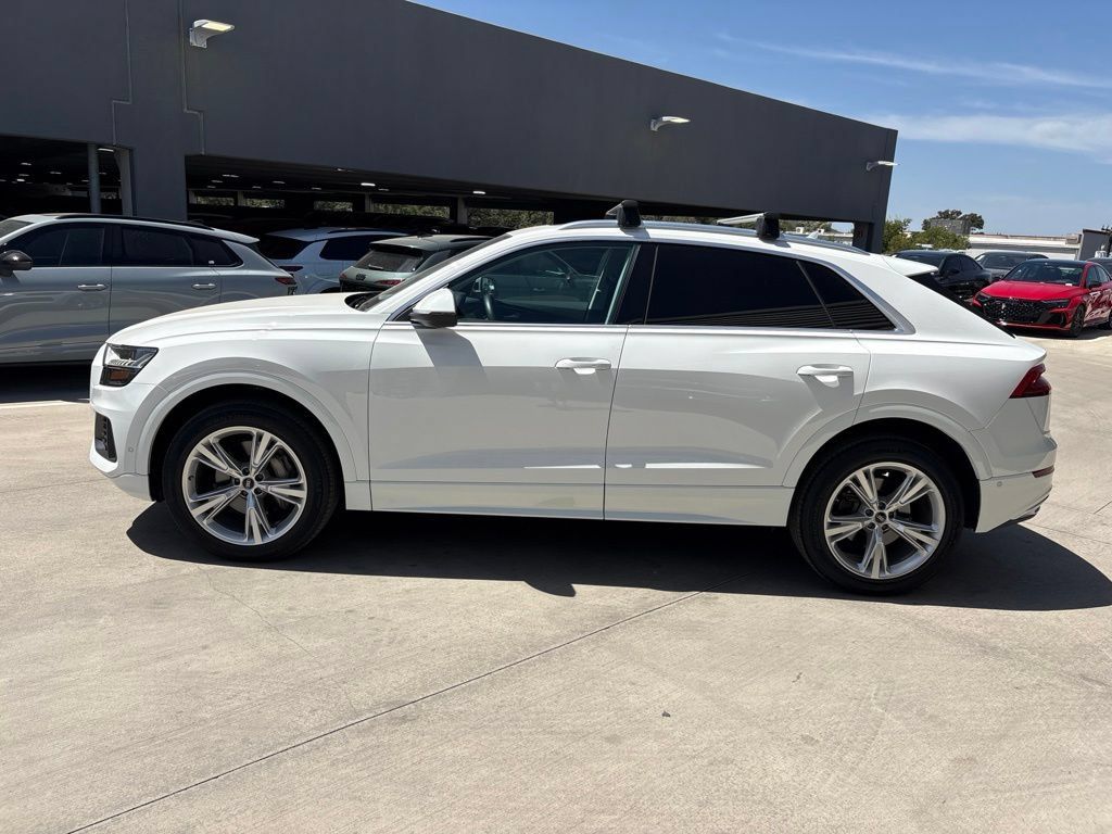 Used 2023 Audi Q8 Premium w/ Convenience Package AWD/4WD image 9