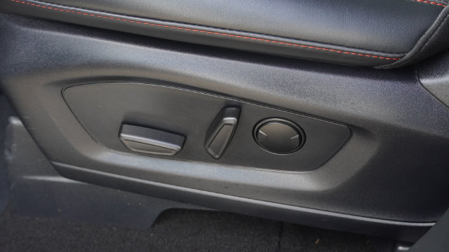 Used 2025 Ford Explorer ST-Line w/ ST-Line Street Pack AWD/4WD image 20