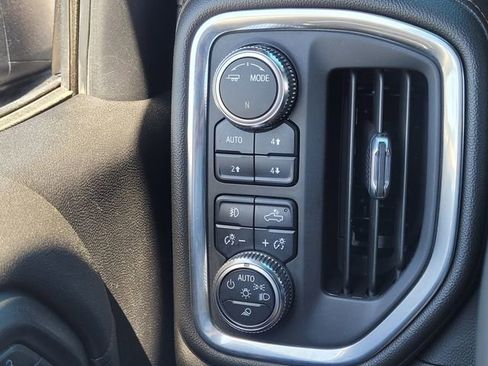 Used 2022 GMC Sierra 1500 AT4 w/ AT4 Premium Package image 18