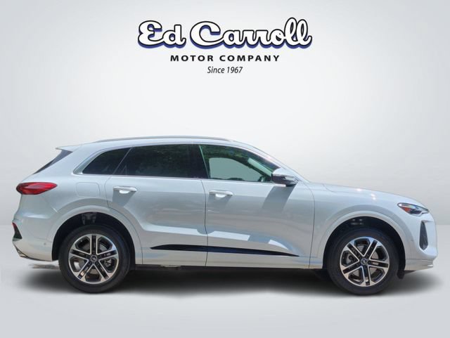 Used 2025 Audi Q5 Premium w/ Convenience Package AWD/4WD image 4