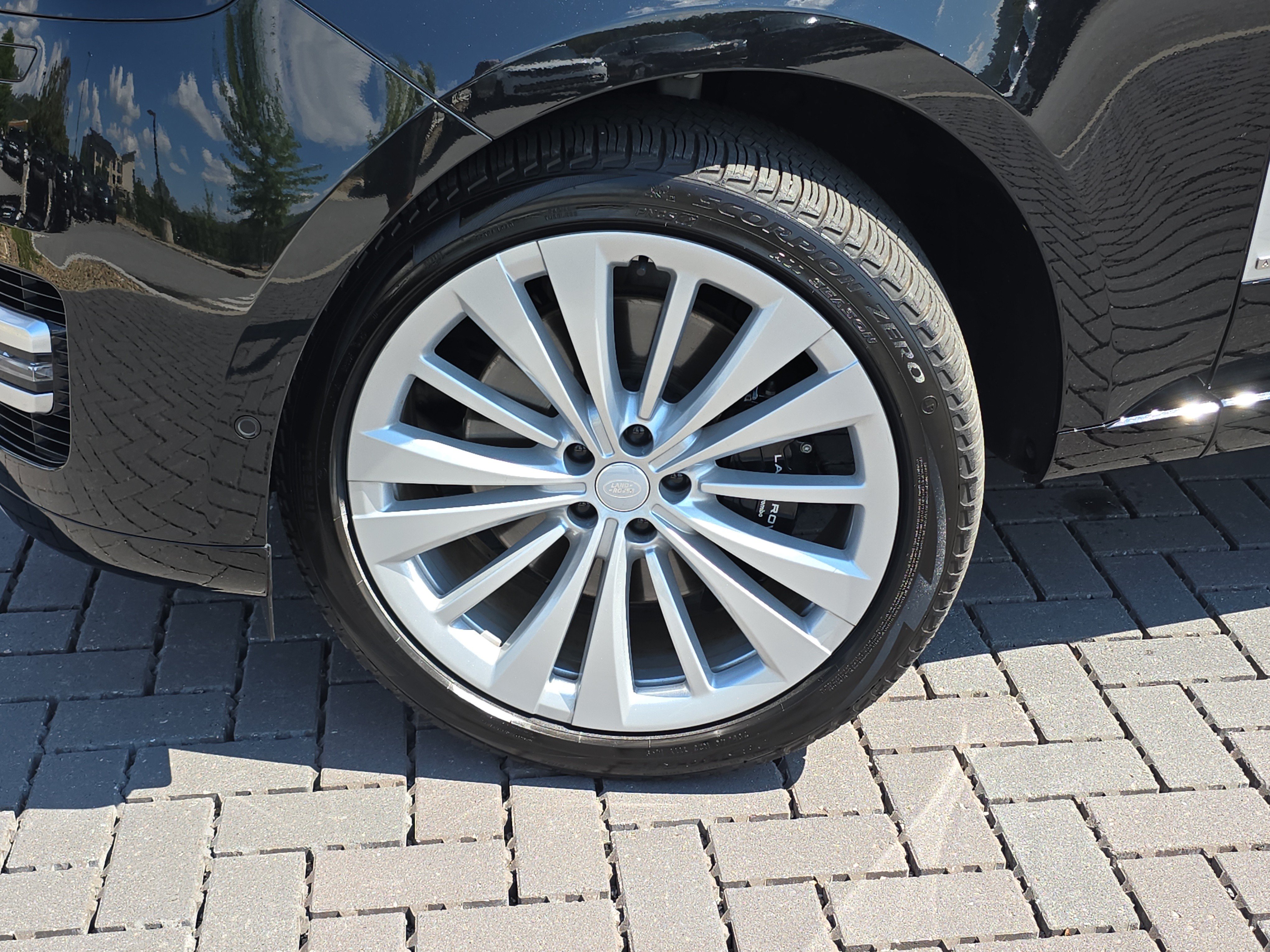 Certified 2024 Land Rover Range Rover Autobiography AWD/4WD image 11