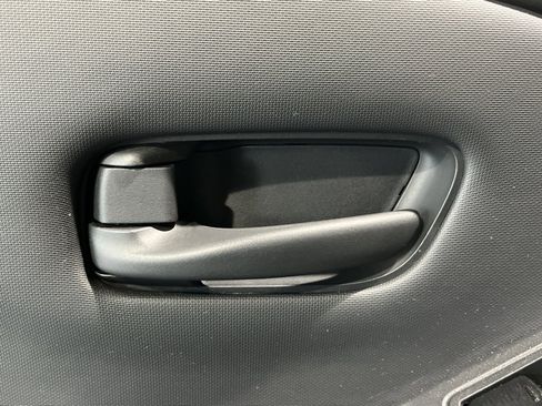 Used 2022 Nissan Frontier S image 11